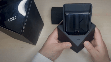 Unboxing Motorola Razr 5G 2020